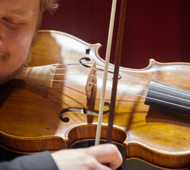 Corentin Pokorny performs with the UW Baroque Ensemble