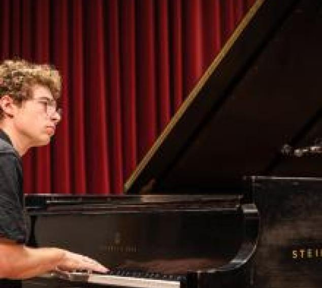 Student jazz pianist (Mark Stone photo)
