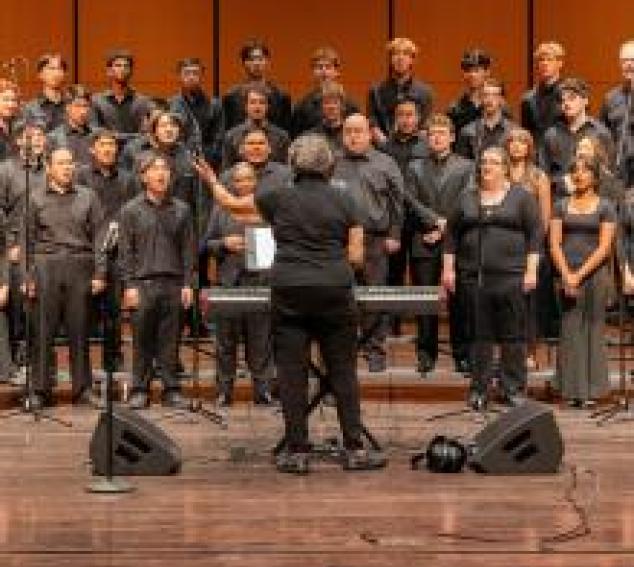 Phyllis Byrdwell leads the UW Gospel Choir (Photo: UW Photography).
