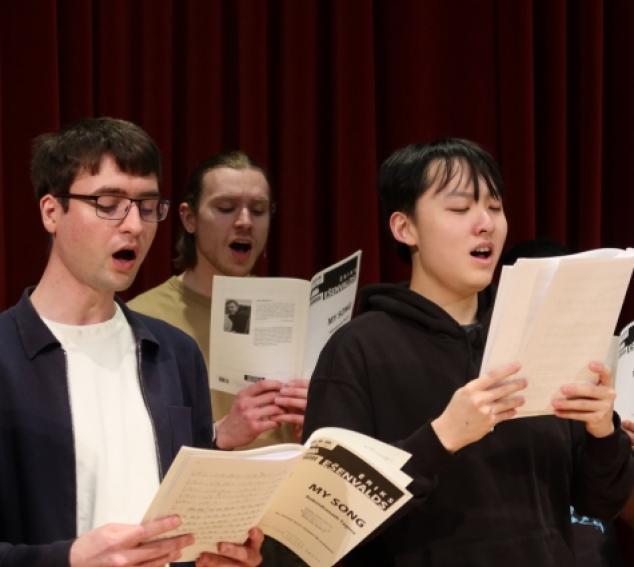 University Singers in rehearsal (Photo: Madelyn Harris). 